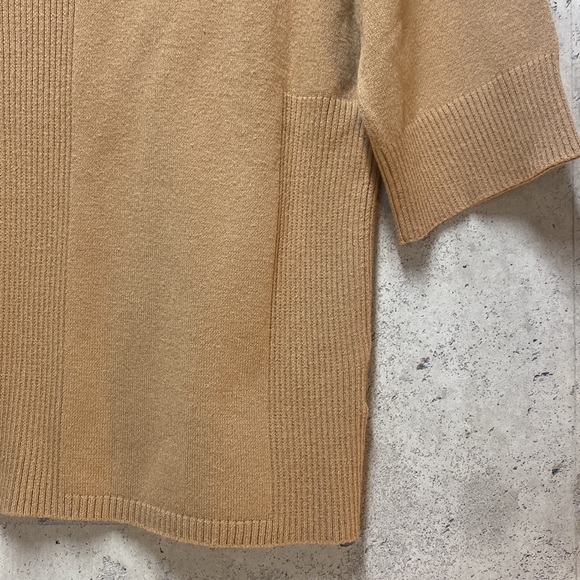 Top - Picture 2 of 3